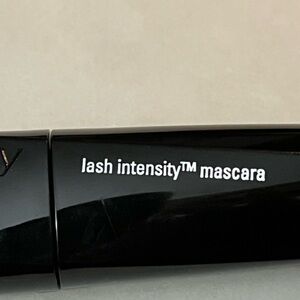Mary Kay Lash Intensity Mascara-black